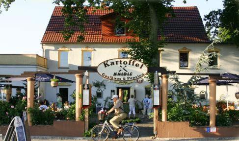 Kartoffelgasthaus & Pension Knidle Lübbenau Екстериор снимка